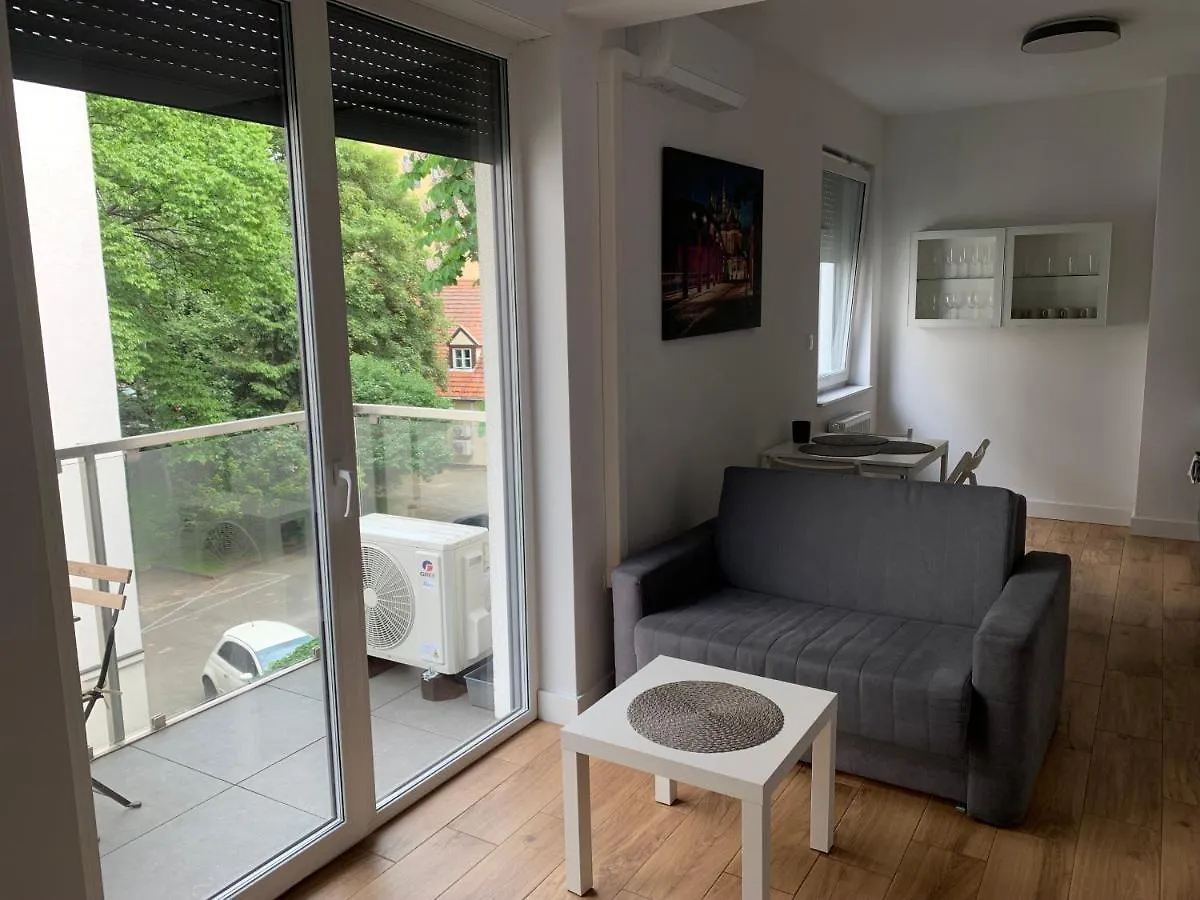 Apartamenty Garbary 32 Z Klimatyzacja - Air-Conditioning Poznan Poland